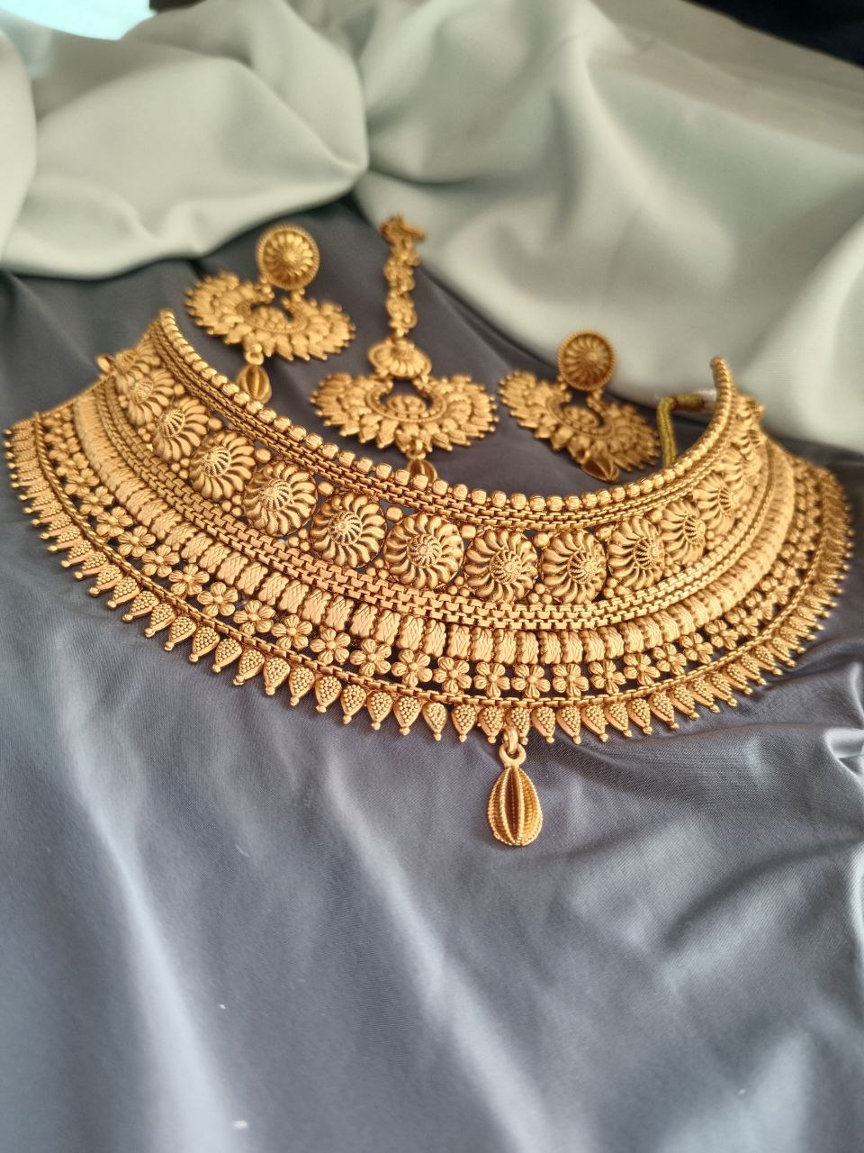Rajwada Bridal Choker Set - Image 2