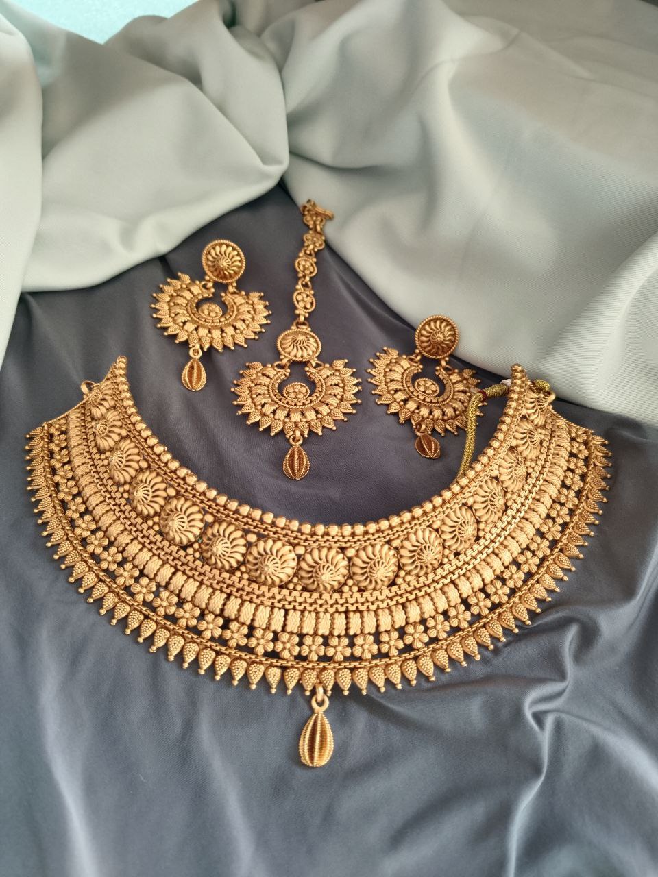 Rajwada Bridal Choker Set