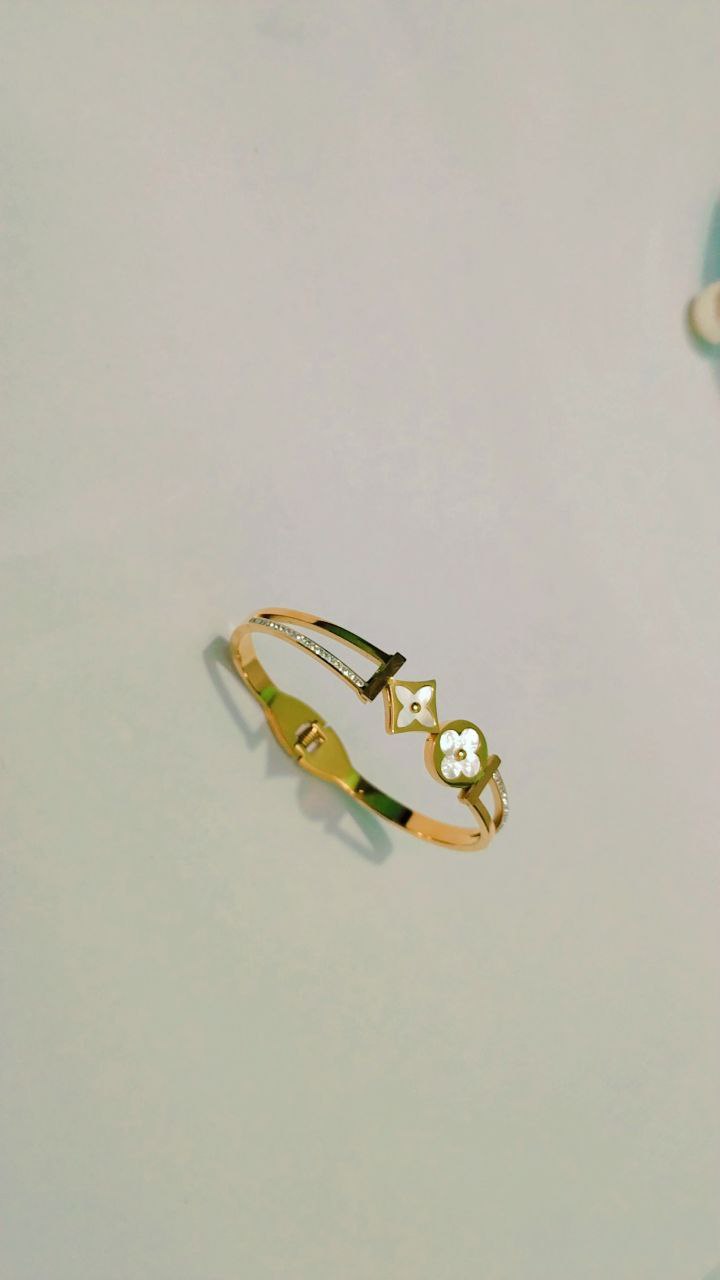 Anti-Tarnish Bracelets | Waterproof, Hypoallergenic & Tarnish-Free Jewelry - Image 2