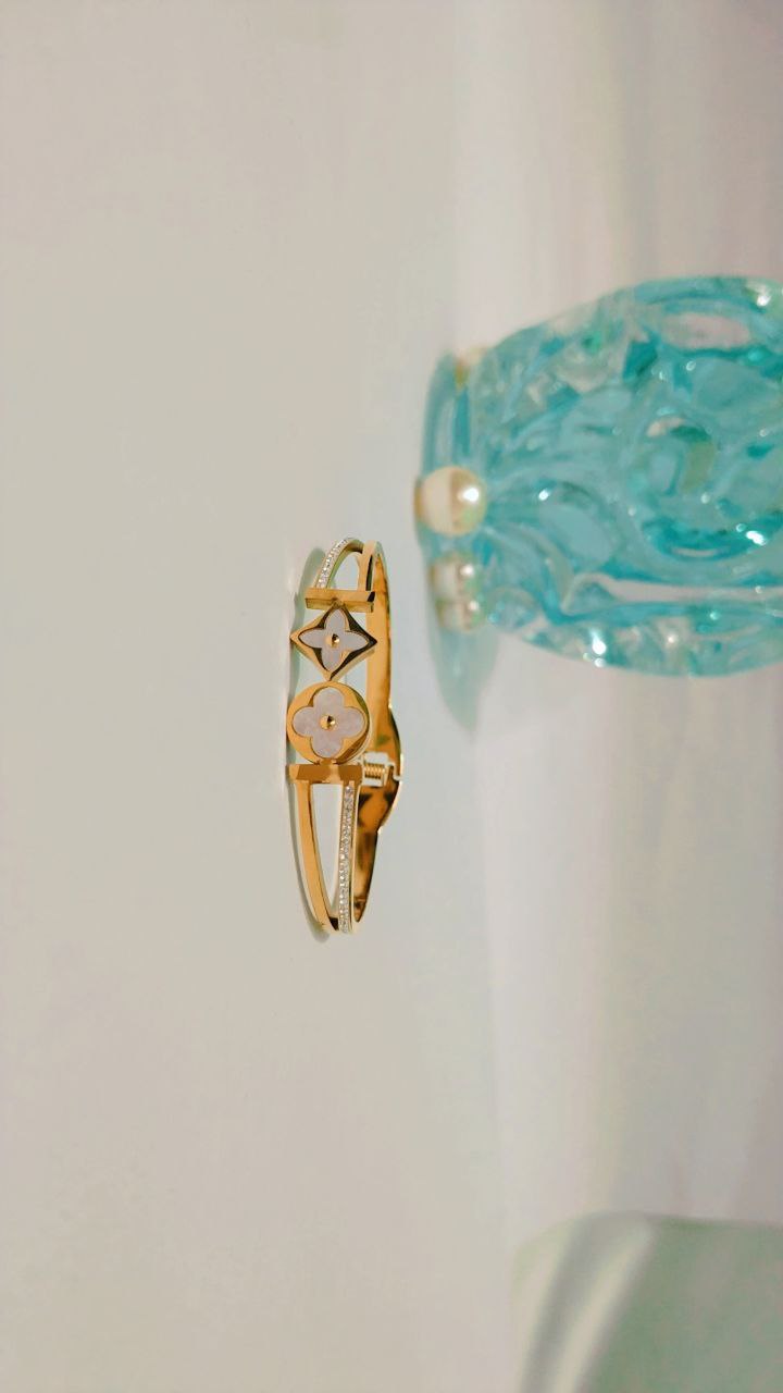 Anti-Tarnish Bracelets | Waterproof, Hypoallergenic & Tarnish-Free Jewelry - Image 3