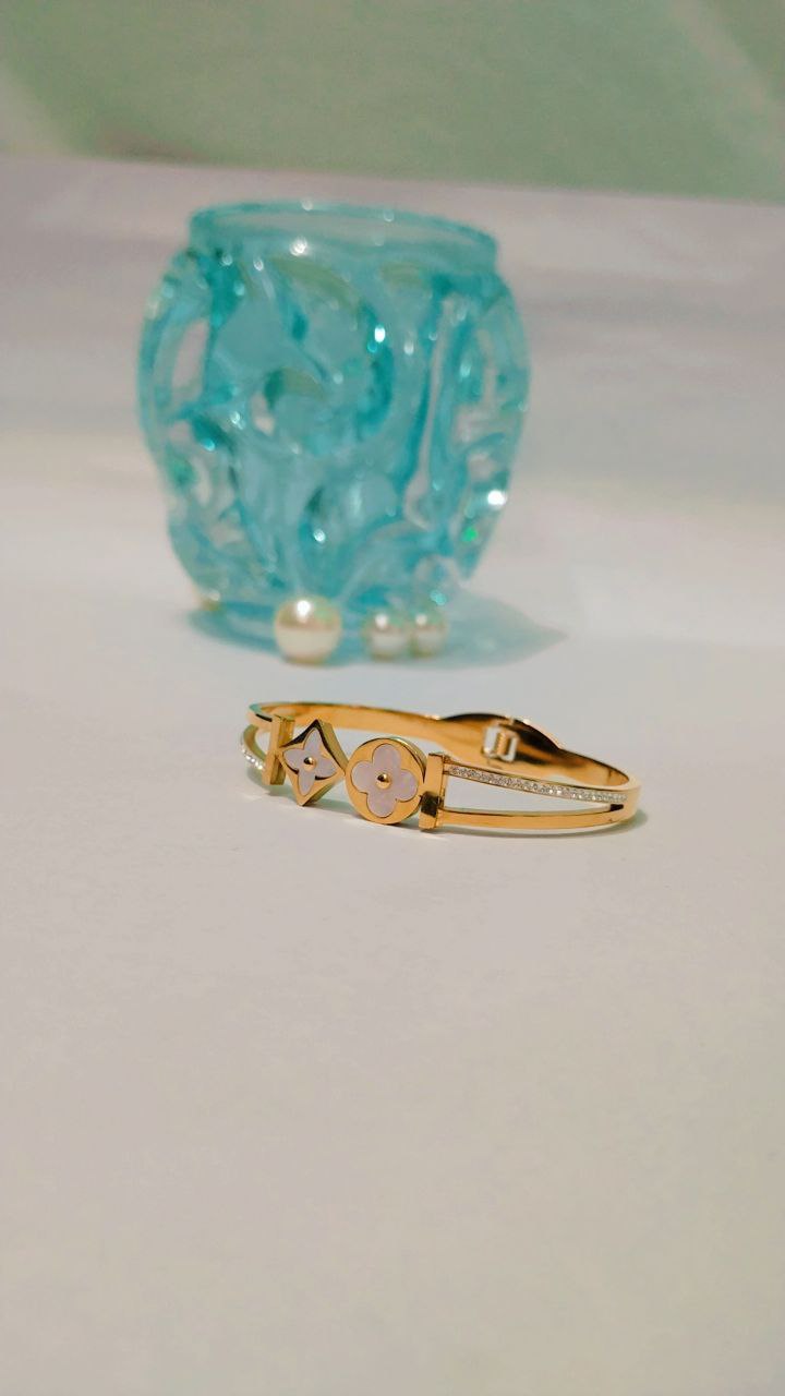 Anti-Tarnish Bracelets | Waterproof, Hypoallergenic & Tarnish-Free Jewelry - Image 4