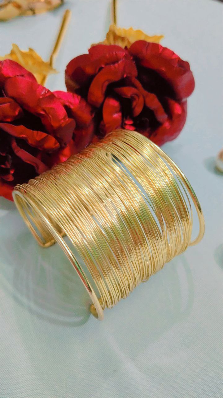 Anti-Tarnish Bracelets | Waterproof, Hypoallergenic & Tarnish-Free Jewelry - Image 3