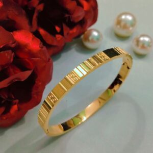 Anti-Tarnish Bracelets | Waterproof, Hypoallergenic & Tarnish-Free Jewelry