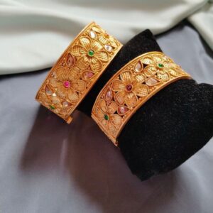 Rajwada Bangles – Traditional Royal Charm