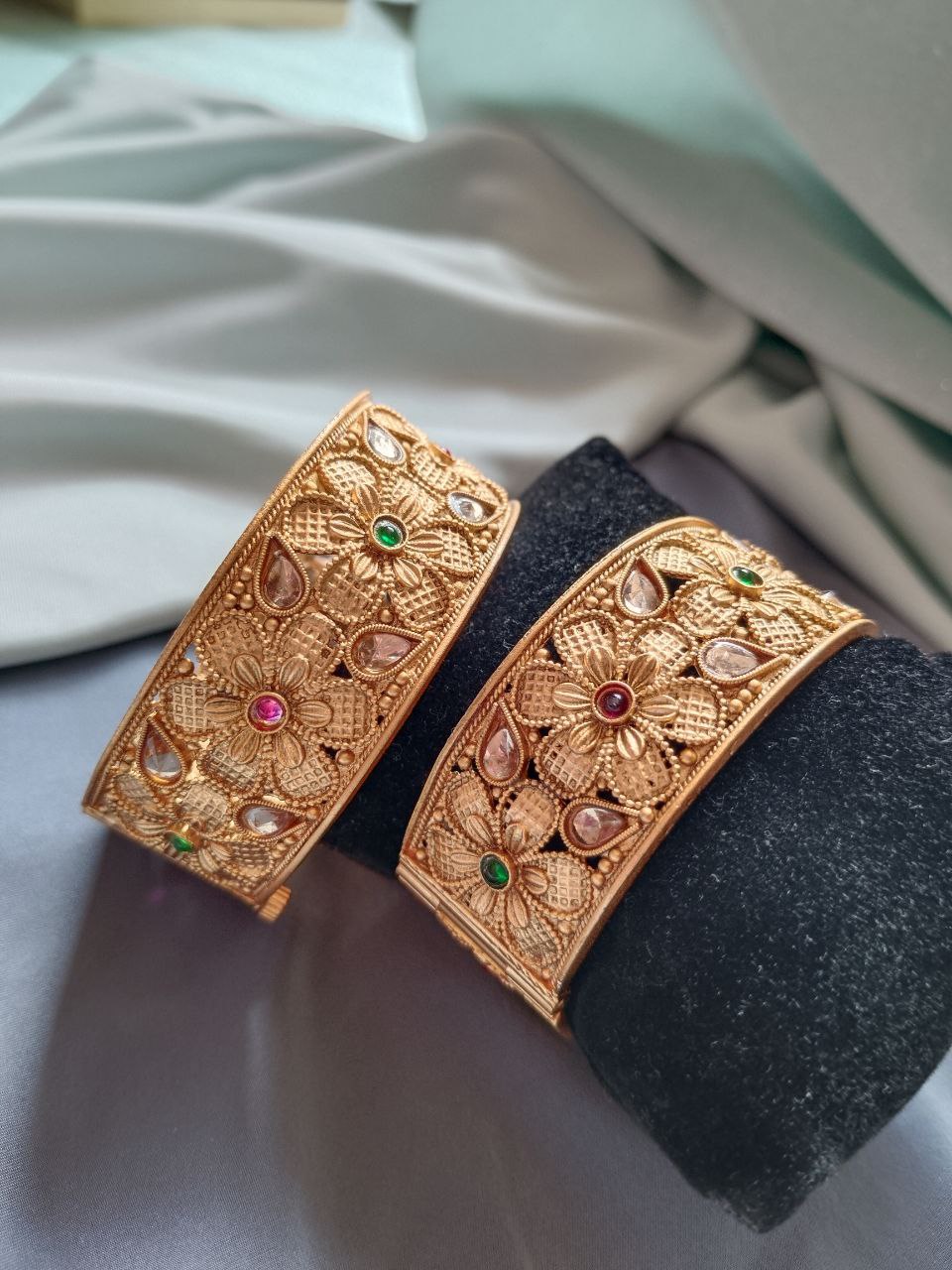 Rajwada Bangles – Traditional Royal Charm - Image 4