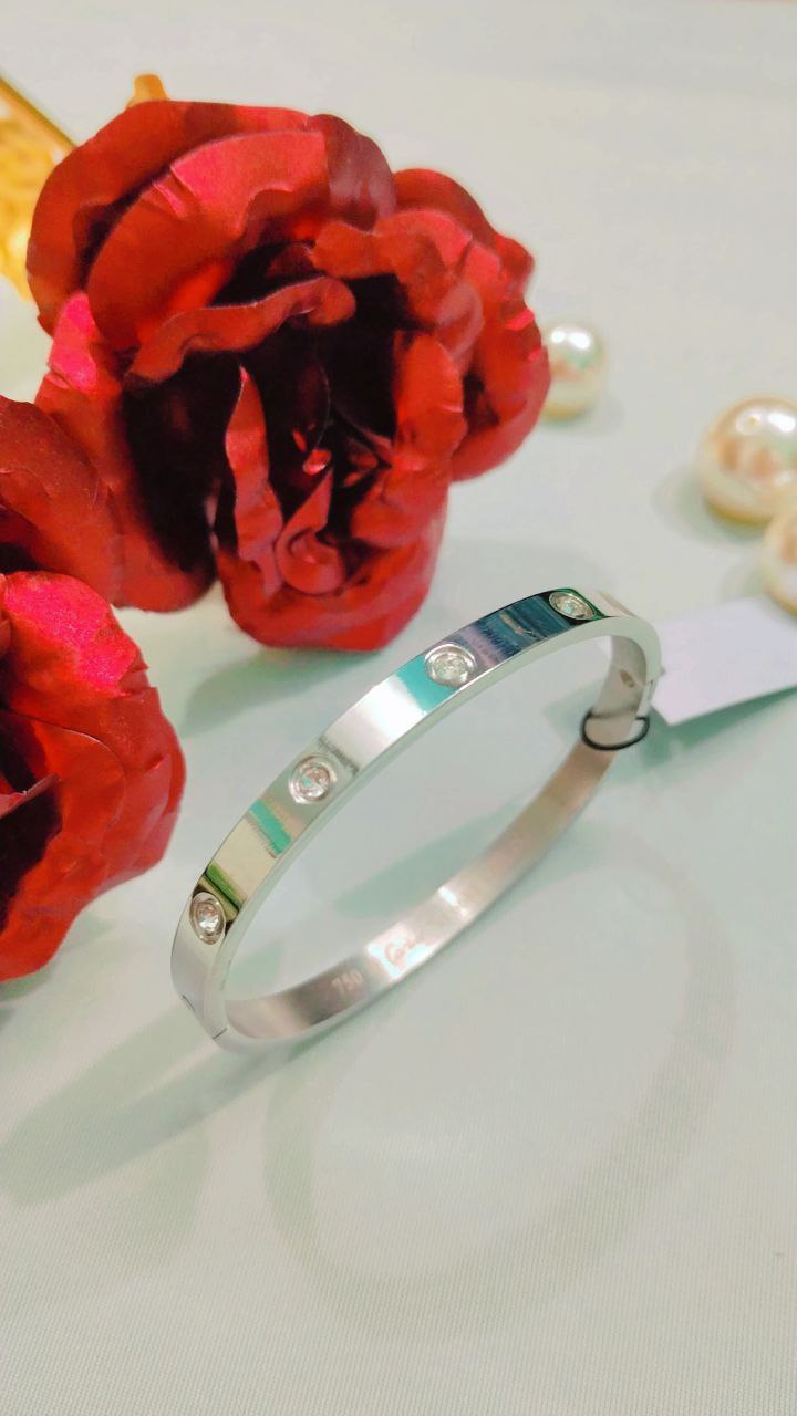 Anti-Tarnish Bracelets | Waterproof, Hypoallergenic & Tarnish-Free Jewelry - Image 2