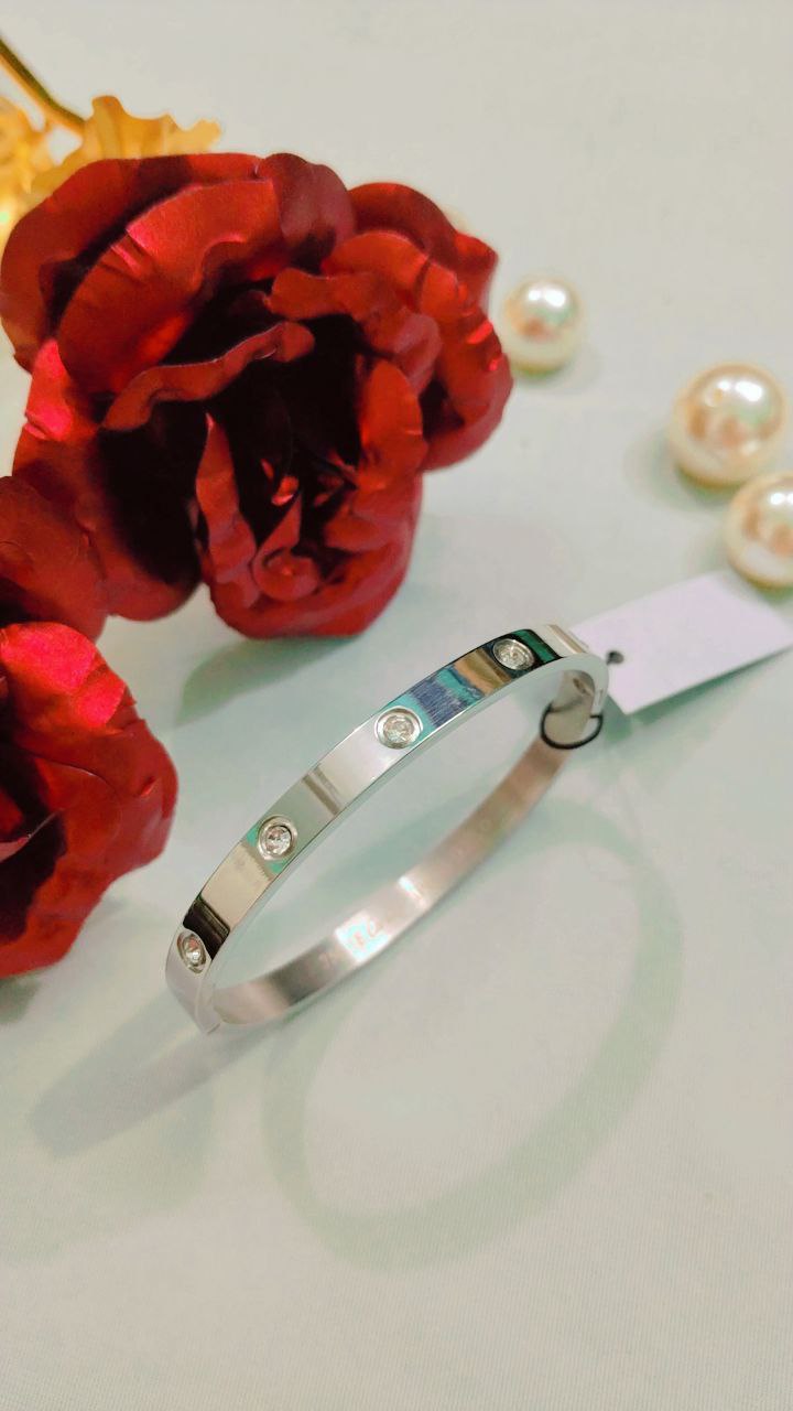 Anti-Tarnish Bracelets | Waterproof, Hypoallergenic & Tarnish-Free Jewelry - Image 3