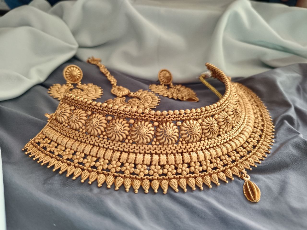 Rajwada Bridal Choker Set - Image 5