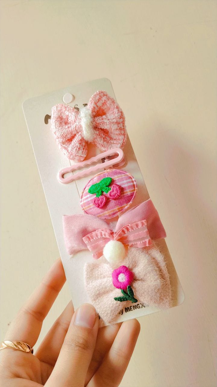 Stylish Hair Pins – Set of Random Designs | Everyday Hair Accessories for Women & Girls (₹40 Each)